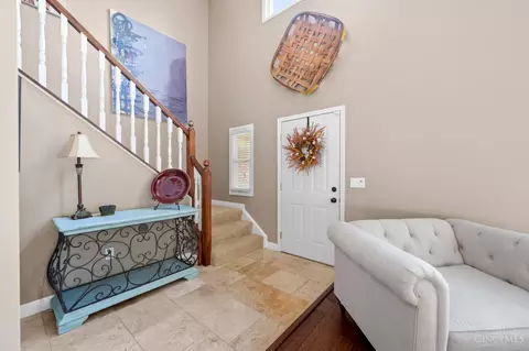 Entry Way - 25 Cascade Ct, Springboro, OH 45066 photo 1 of 2