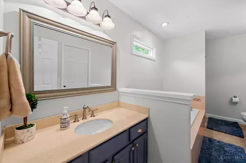 Bath - 25 Cascade Ct, Springboro, OH 45066 photo 2 of 4