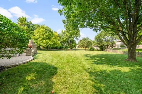 Exterior - 25 Cascade Ct, Springboro, OH 45066 photo 8 of 11