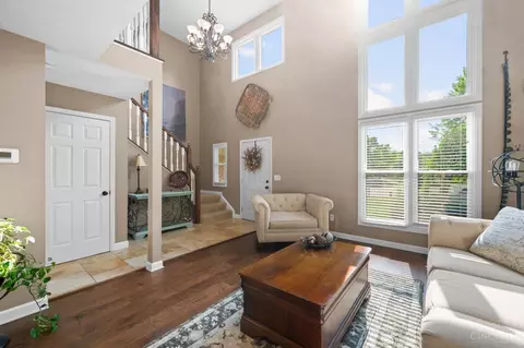 Entry Way - 25 Cascade Ct, Springboro, OH 45066 photo 2 of 2