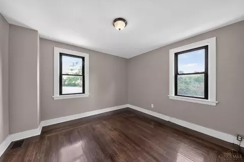 Bedroom - 4860 Prosperity Pl, Cincinnati, OH 45238 photo 5 of 8