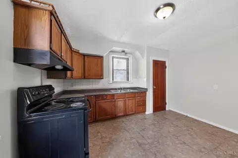Kitchen - 4860 Prosperity Pl, Cincinnati, OH 45238 photo 1 of 1
