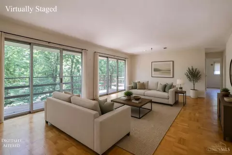Living - 7280 Georgetown Ct, Cincinnati, OH 45224 photo 4 of 6