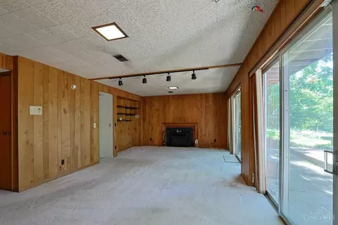 Living - 7280 Georgetown Ct, Cincinnati, OH 45224 photo 5 of 6