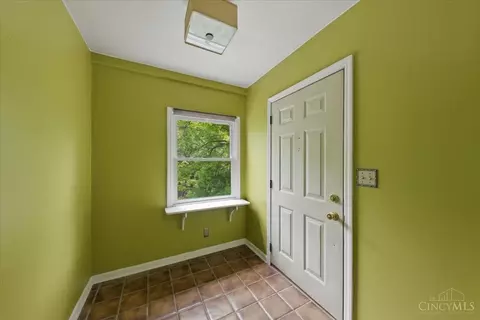 Entry Way - 5246 Shepherd Rd, Cincinnati, OH 45223 photo 1 of 1