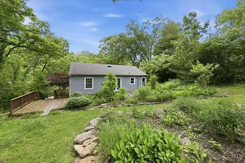 Exterior - 5246 Shepherd Rd, Cincinnati, OH 45223 photo 11 of 11
