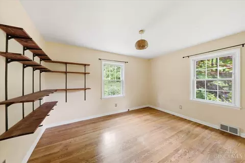 Bedroom - 5246 Shepherd Rd, Cincinnati, OH 45223 photo 4 of 4