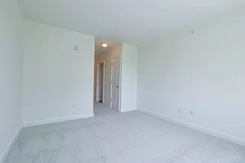 Bedroom - 3901 West St, Mariemont, OH 45227 photo 3 of 5
