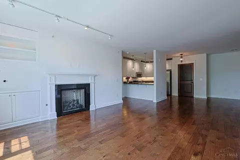 Living - 3901 West St, Mariemont, OH 45227 photo 5 of 8