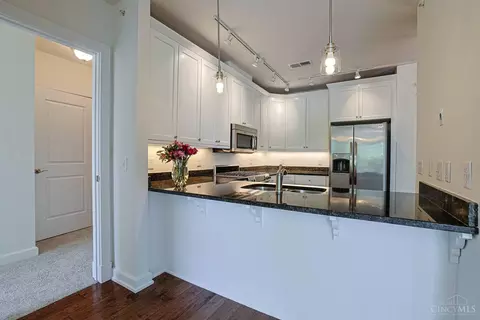 Kitchen - 3901 West St, Mariemont, OH 45227 photo 1 of 4