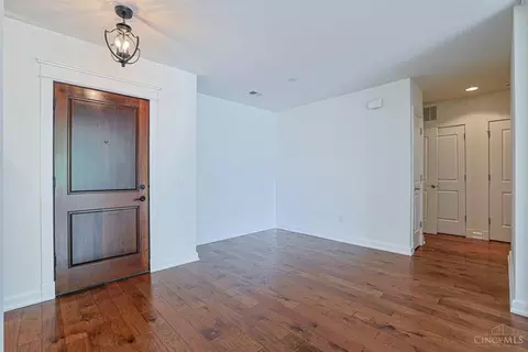 Entry Way - 3901 West St, Mariemont, OH 45227 photo 1 of 1
