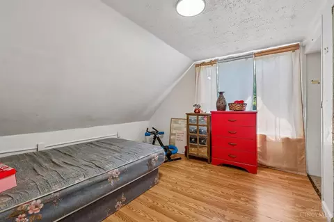 Bedroom - 1875 Knox St, Cincinnati, OH 45214 photo 4 of 9
