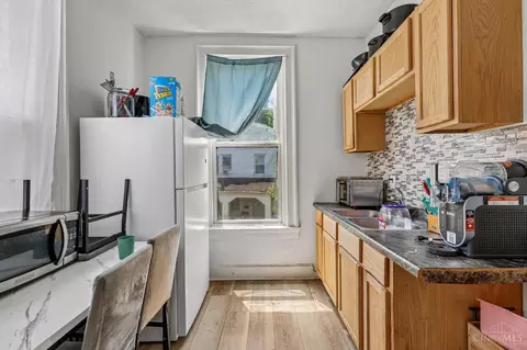 Kitchen - 1875 Knox St, Cincinnati, OH 45214 photo 2 of 4