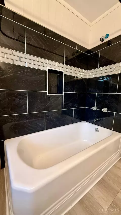 Bath - 1730 Kinney Ave, Mount Healthy, OH 45231 photo 3 of 4