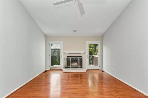 Living - 5477 Hanover Cir, Cincinnati, OH 45230 photo 3 of 8