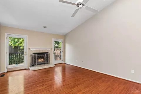 Living - 5477 Hanover Cir, Cincinnati, OH 45230 photo 2 of 8