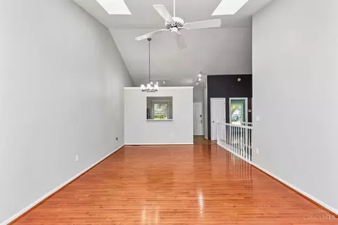 Living - 5477 Hanover Cir, Cincinnati, OH 45230 photo 5 of 8