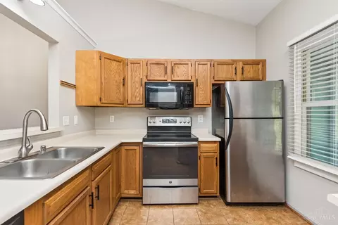 Kitchen - 5477 Hanover Cir, Cincinnati, OH 45230 photo 1 of 3