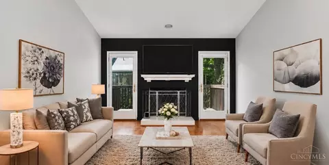 Living - 5477 Hanover Cir, Cincinnati, OH 45230 photo 8 of 8