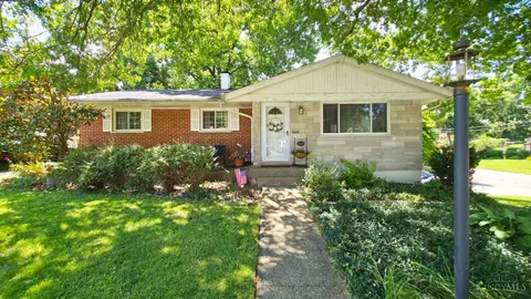 5615 Sprucewood Dr, Cincinnati, OH 45239