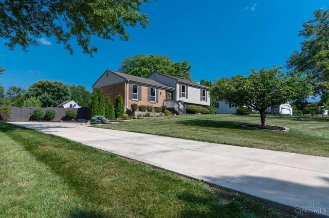 8004 Honeysuckle Ln, West Chester, OH 45069