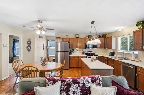 Kitchen - 11861 Kittrun Ct, Cincinnati, OH 45231 photo 1 of 4
