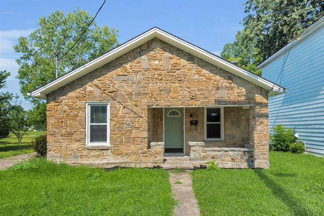 415 Union St, Bethel, OH 45106