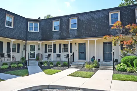23 Creekwood Sq, Glendale, OH 45246