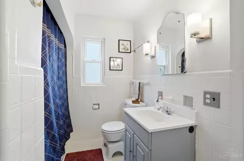 Bath - 1035 Cheyenne Dr, Cincinnati, OH 45216 photo 3 of 4