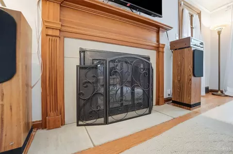 Living - 1035 Cheyenne Dr, Cincinnati, OH 45216 photo 4 of 4