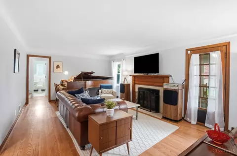 Living - 1035 Cheyenne Dr, Cincinnati, OH 45216 photo 1 of 4