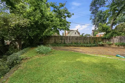 Exterior - 1035 Cheyenne Dr, Cincinnati, OH 45216 photo 11 of 15