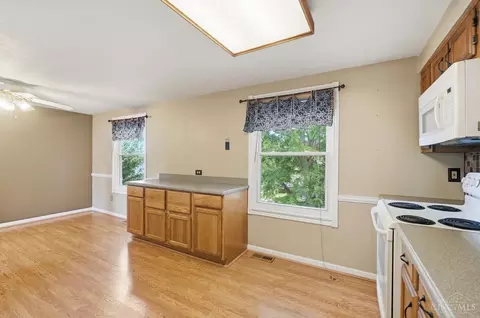 Kitchen - 17 Evans Ct, Harrison, OH 45030 photo 5 of 5