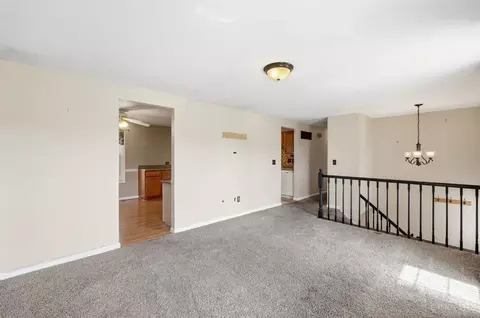 Living - 17 Evans Ct, Harrison, OH 45030 photo 3 of 5