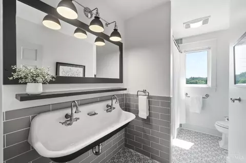 Bath - 3191 Mcintire Rd, Morrow, OH 45152 photo 5 of 7