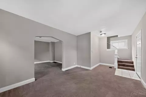 Entry Way - 2832 Shaffer Ave, Cincinnati, OH 45211 photo 1 of 4