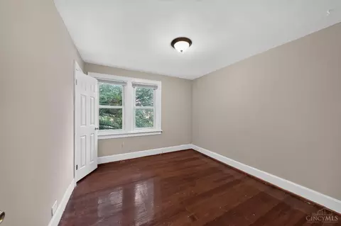 Bedroom - 2832 Shaffer Ave, Cincinnati, OH 45211 photo 2 of 4