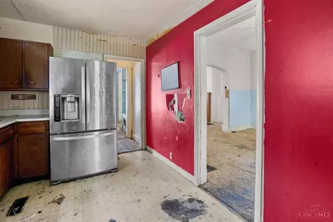 Entry Way - 6207 Roe St, Cincinnati, OH 45227 photo 3 of 3