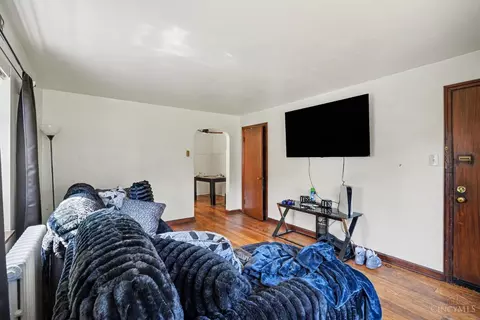 Living - 2809 Temple Ave, Cincinnati, OH 45211 photo 1 of 3