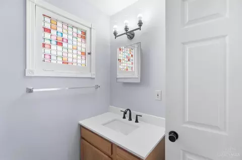 Bath - 113 Gordon Ave, Hamilton, OH 45013 photo 2 of 4