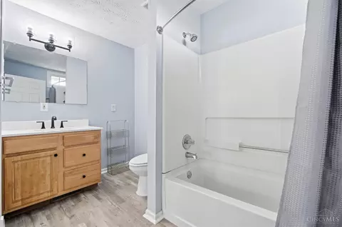 Bath - 113 Gordon Ave, Hamilton, OH 45013 photo 4 of 4