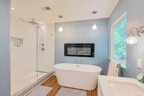 Bath - 7885 Eaglecrest Ct, Mason, OH 45040 photo 3 of 6