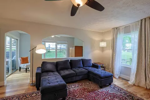Living - 7885 Eaglecrest Ct, Mason, OH 45040 photo 4 of 5