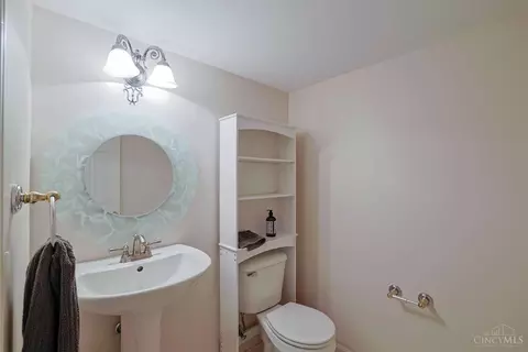 Bath - 7885 Eaglecrest Ct, Mason, OH 45040 photo 6 of 6