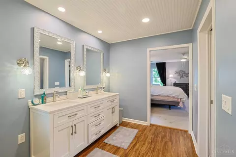Bath - 7885 Eaglecrest Ct, Mason, OH 45040 photo 4 of 6