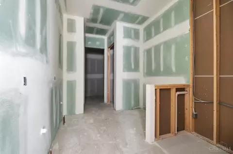 Entry Way - 719 Ezzard Charles Dr, Cincinnati, OH 45203 photo 7 of 8