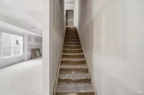 Entry Way - 719 Ezzard Charles Dr, Cincinnati, OH 45203 photo 6 of 8