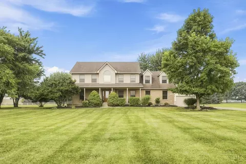 2521 Twin Oaks Dr, Lebanon, OH 45036