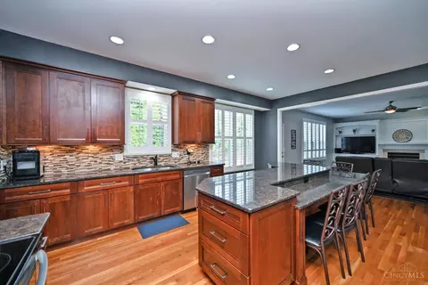 Kitchen - 5602 Eagle Dance Dr, Liberty Twp, OH 45011 photo 2 of 3