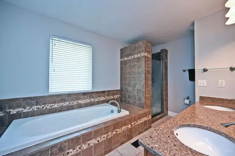 Bath - 5602 Eagle Dance Dr, Liberty Twp, OH 45011 photo 2 of 4